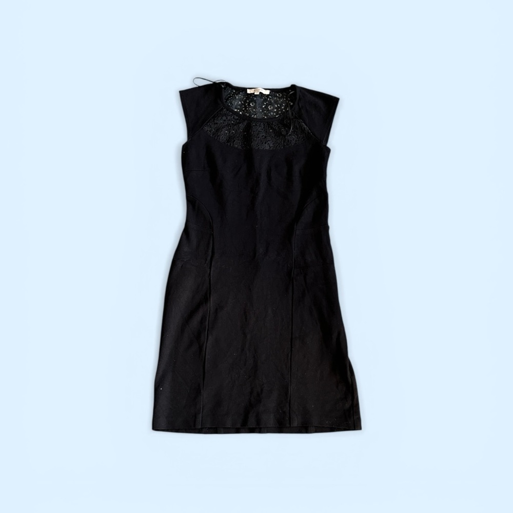 🇨🇦 Little Black Dress with lace detail